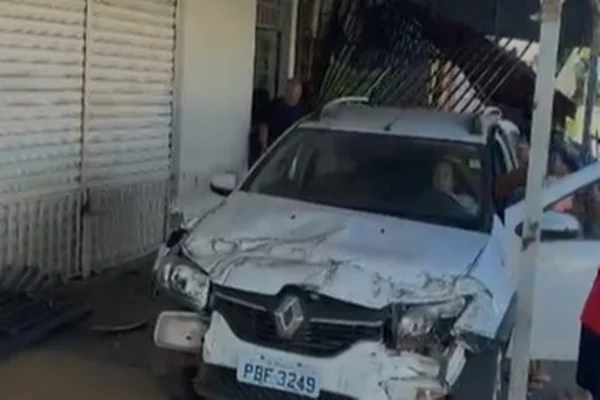 Carro desgovernado invade distribuidora de bebidas no DF
