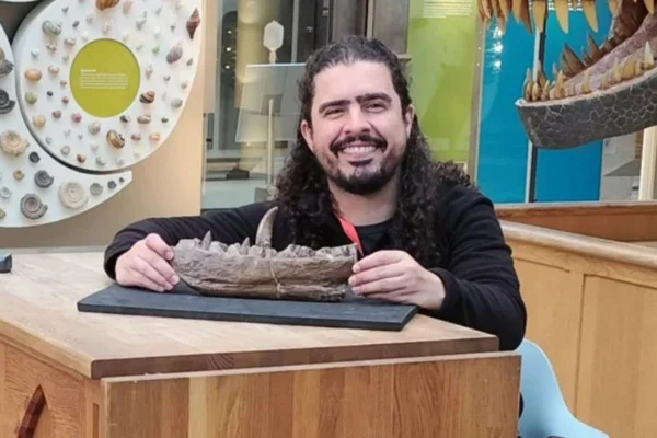 Imagem colorida mostra o Youtuber Pirulla - Metrópoles