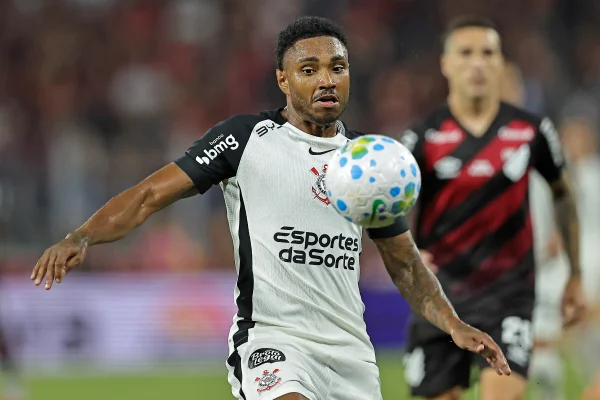 Corinthians: em meio à recuperação, Vitinho tem nova lesão no joelho