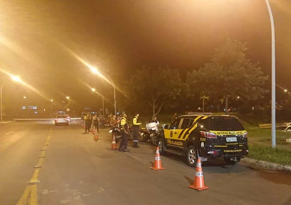 Detran faz blitz contra barulho de motos no Sudoeste