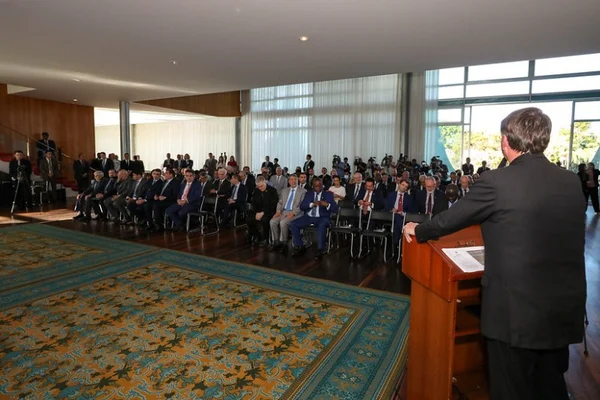 Bolsonaro com embaixadores