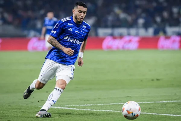 Imagem colorida de jogo entre Cruzeiro e Liberad- Metrópoles