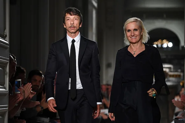 Maria Grazia Chiuri assume a direção criativa da Dior, diz site