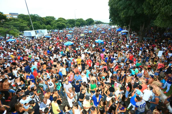 Foliões tomam as ruas de Brasília no segundo dia de carnaval - destaque galeria Foliões tomam as ruas de Brasília no segundo dia de carnaval - destaque galeria