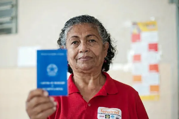 imagem colorida de Luiza Batista Pereira era presidente do Conselho Nacional dos Trabalhadores Domésticos e coordenadora-geral da Federação Nacional das Trabalhadoras Domésticas