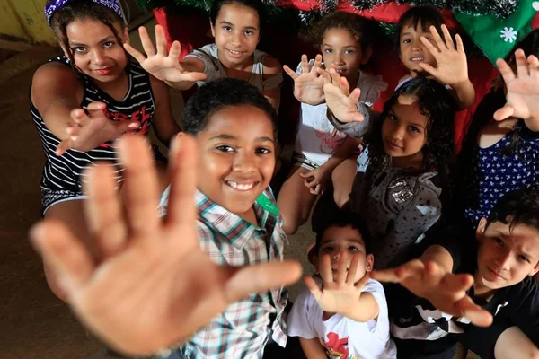 Cartas ao Papai Noel: crianças do DF pedem peru, fraldas e patins