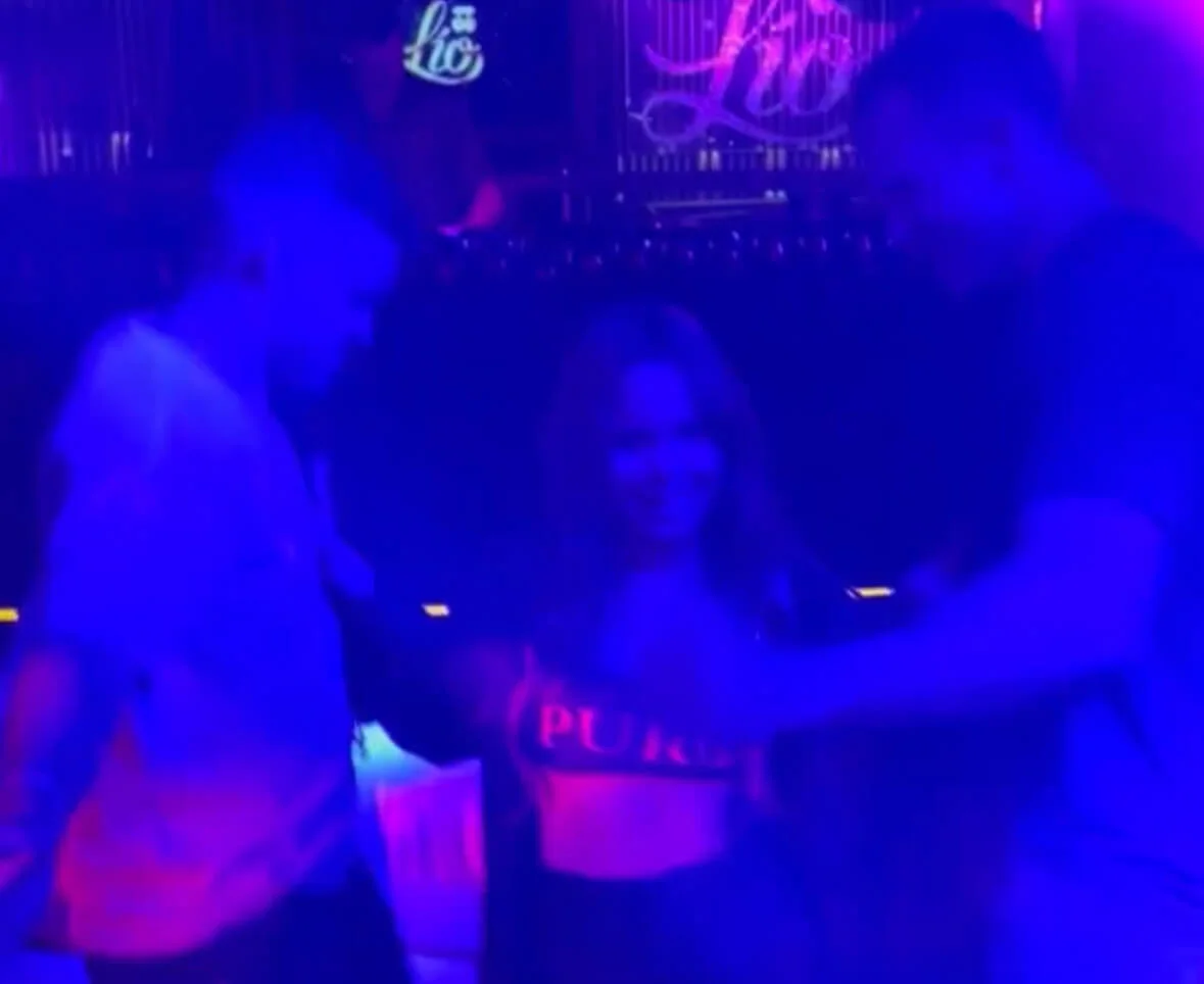 As festas baladas da turma: programas de luxo no Brasil e em Ibiza, na Espanha As festas baladas da turma: programas de luxo no Brasil e em Ibiza, na Espanha
