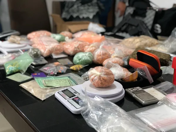 “Gordinho do tráfico” é preso com drogas escondidas dentro do umbigo