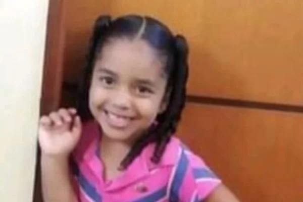 Corpo de menina morta pelo padrasto é encontrado em caixa de papelão