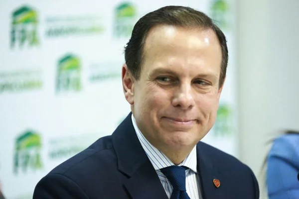 Em Davos, Bolsonaro e Guedes apresentam Doria como futuro presidente