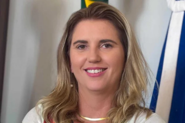 Prefeita é investigada pela PF por caixa dois e compra de apoio político