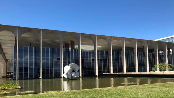 Terceirizados do Itamaraty não conseguem tirar férias