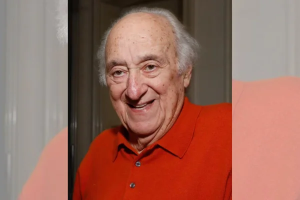 foto colorida Jerry Adler