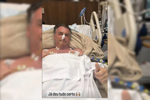 Imagem colorida de Bolsonaro após cirurgia