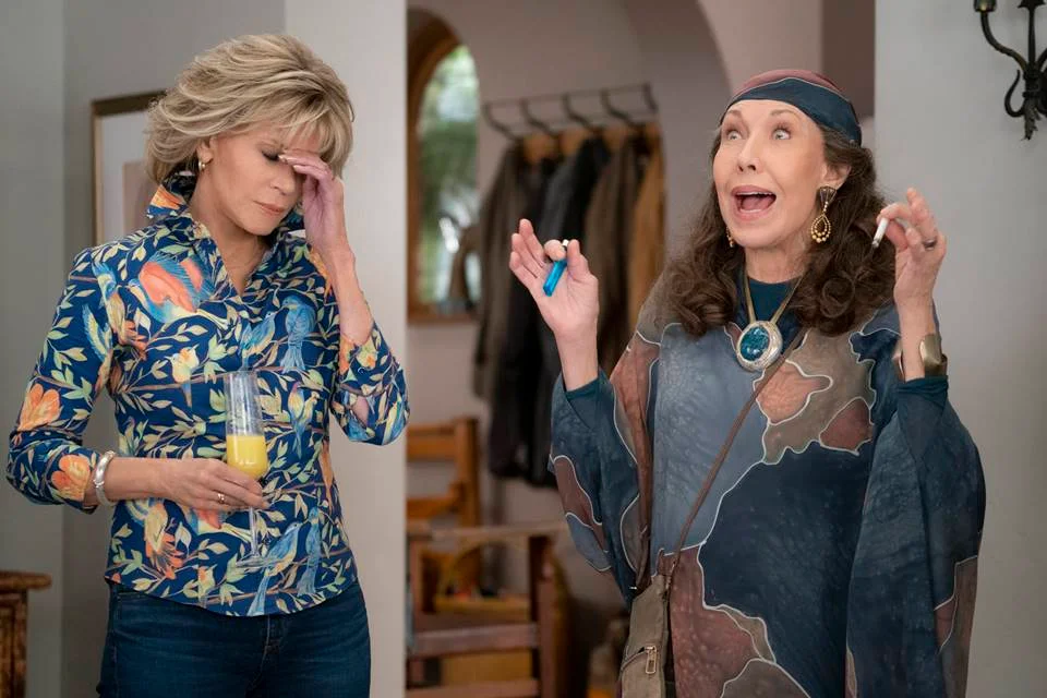 <b>Grace and Frankie - Temporada 6:</b> Chega a sexta temporada da divertida série em que Jane Fonda e Lily Tomlin vivem duas mulheres reinventando a vida. Estreia: 15/01/2020 <b>Grace and Frankie - Temporada 6:</b> Chega a sexta temporada da divertida série em que Jane Fonda e Lily Tomlin vivem duas mulheres reinventando a vida. Estreia: 15/01/2020