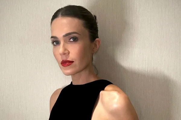 Imagem colorida de Mandy Moore - Metrópoles