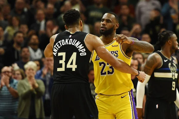 LeBron e Antetokounmpo definem times para o All-Star Game da NBA