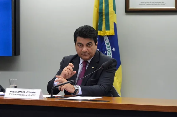 Com mudanças, repatriação é aprovada em comissão e vai para plenário da Câmara