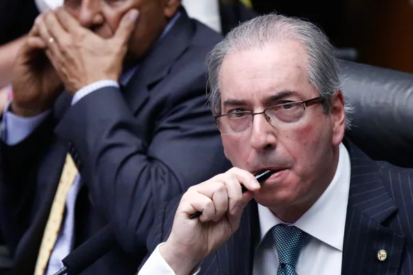 Eduardo Cunha articula nome do novo líder do governo na Câmara
