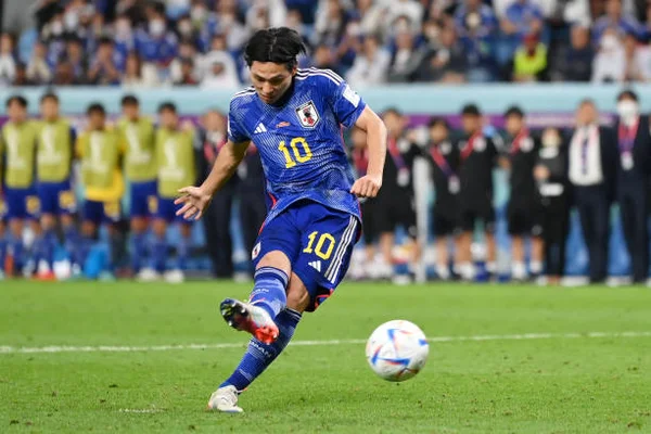 Não foi assim que Zico ensinou japonês a bater pênalti