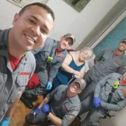Mamma Bruschetta é resgatada por bombeiros após acidente doméstico