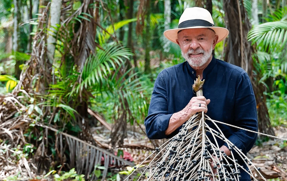 Imagem colorida do Presidente Lula no Pará