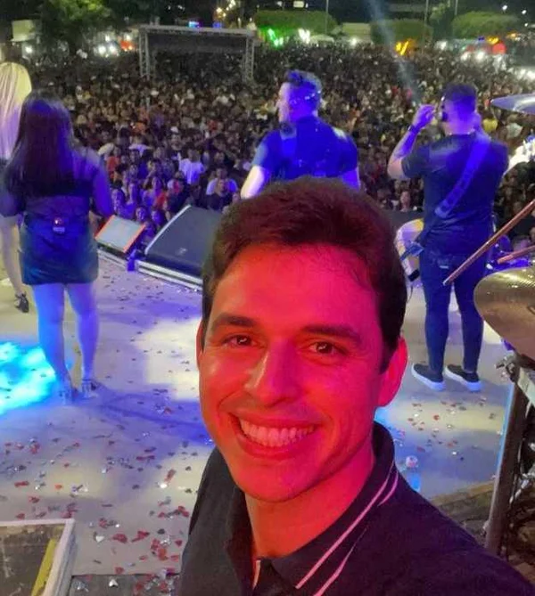 Durante pandemia, prefeitos promovem aglomeração em festas de posse