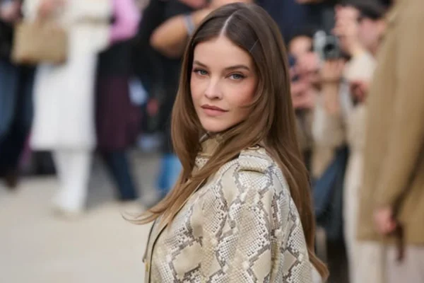 Barbara Palvin revela quais exercícios prefere para cuidar do corpo - destaque galeria Barbara Palvin revela quais exercícios prefere para cuidar do corpo - destaque galeria