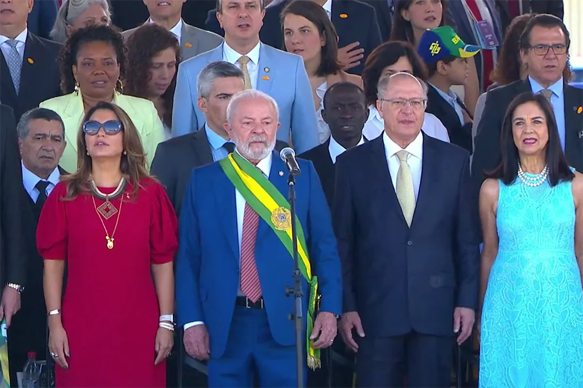 Na mira da AGU, Lula fará 7 de Setembro “sóbrio” e com desfile de atletas - imagem 1 Na mira da AGU, Lula fará 7 de Setembro “sóbrio” e com desfile de atletas - imagem 1