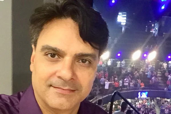 Guilherme de Pádua vira modelo e faz publipost no Instagram