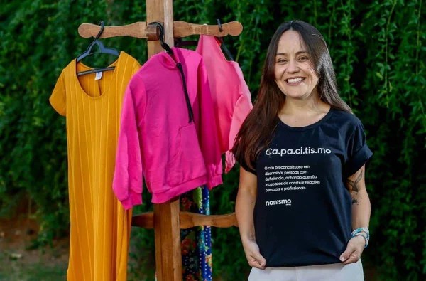 Dona da marca Via Voice For Fashion