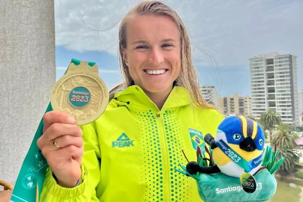 Da lesão a Olimpíada: Conheça a história da triatleta Djenyfer Arnold