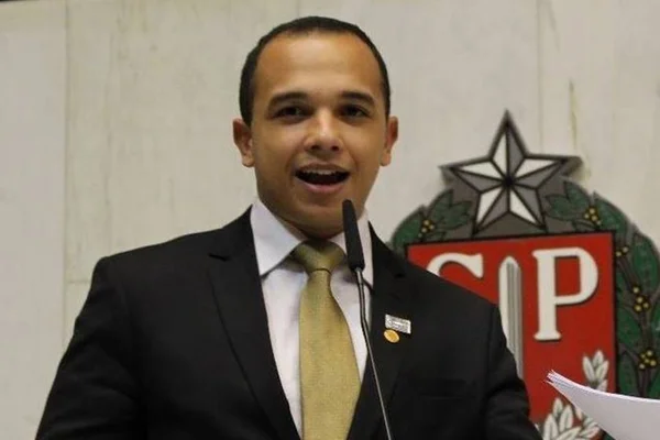 Deputado Douglas Garcia