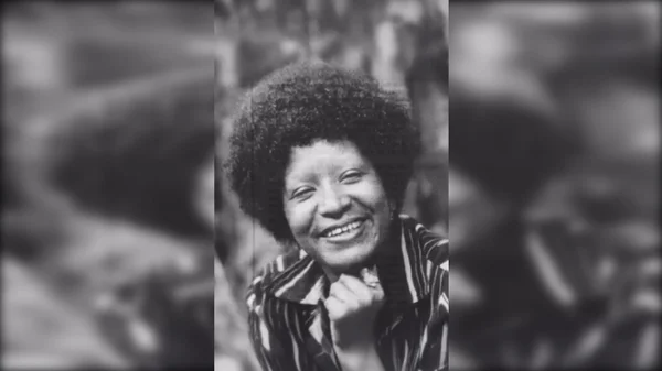 Rosto de mulher sorrindo - Metrópoles