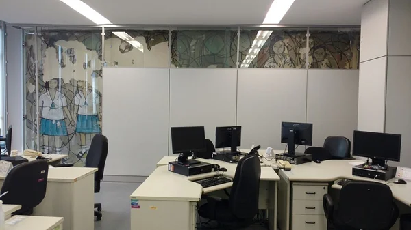 Mural danificado no MEC é coberto por divisórias. Obra foi pintada a pedido de Niemeyer na década de 1960