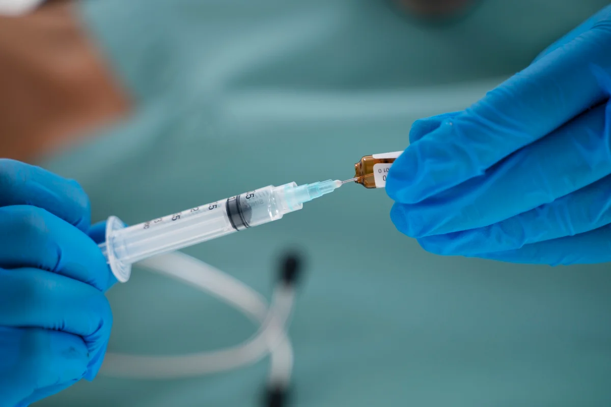 Peptídeos se popularizam nos cosméticos e medicamentos, mas Anvisa avisa sobre riscos