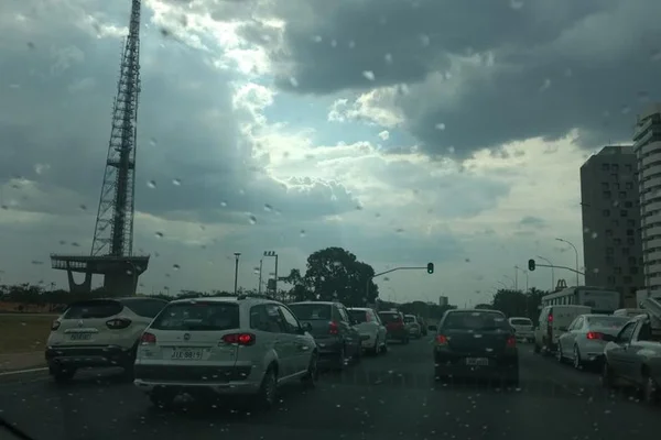 Inmet registra chuvas isoladas no DF na tarde desta quinta (26/10)