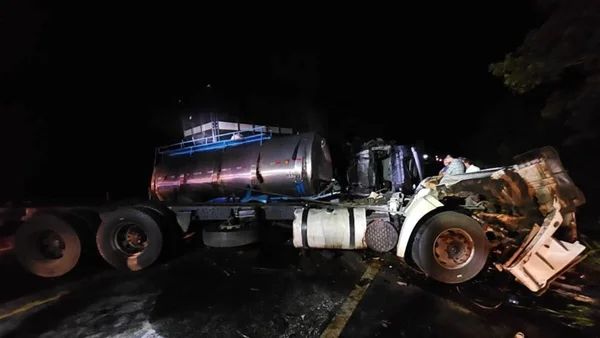 imagem colorida acidente deixa tres morto go-164