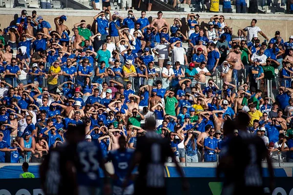 Torcedor do Cruzeiro é preso em reunião com a PM