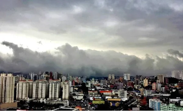 Chuvas causam mortes, inundações e estragos no interior paulista