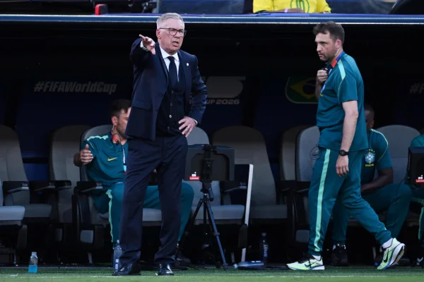 Carlo Ancelotti na estreia da Seleção Brasileira na Copa do Mundo