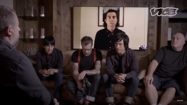 Integrantes da banda Eagles of Death Metal falam pela primeira vez sobre o ataque de Paris