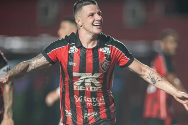 Imagem colorida da partida entre Vitória x Bahia