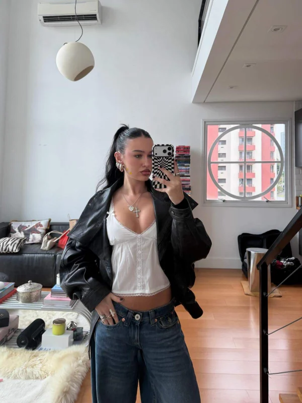 Veja 3 tendências de inverno que mesclam couro, camurça e jeans - destaque galeria Veja 3 tendências de inverno que mesclam couro, camurça e jeans - destaque galeria