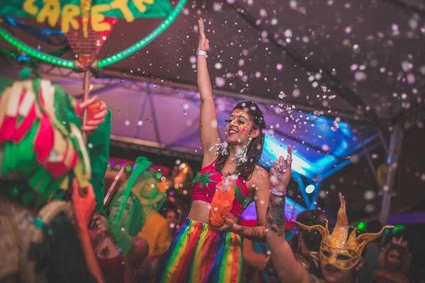 Carnaval 2018: Blocos divulgam novos endereços após queda do viaduto
