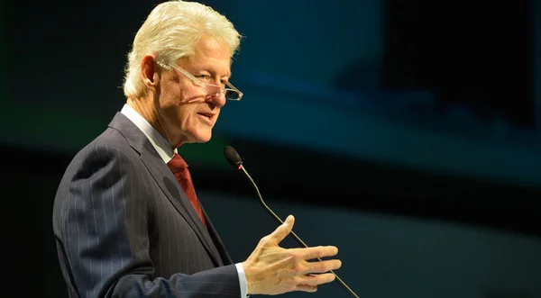 “O navio do Brasil não está afundando”, diz Bill Clinton