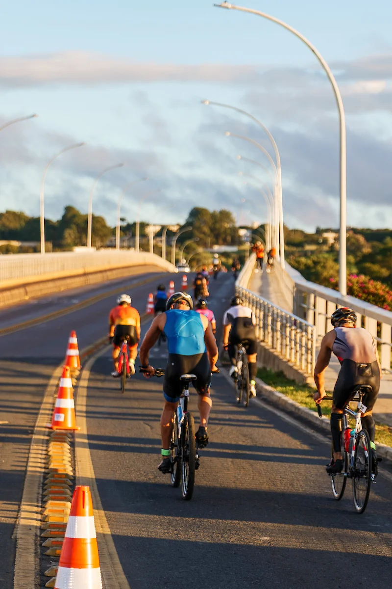 Etapa de bicicleta na ponte Honestino Guimarães Etapa de bicicleta na ponte Honestino Guimarães