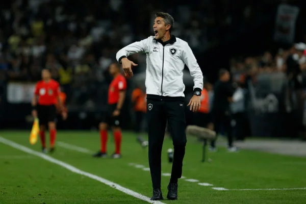 Imagem colorida de Bruno Lage, atual técnico do Botafogo- Metrópoles