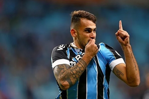 Botafogo se aproxima de Vizeu: “Conversa ótima”, diz Montenegro