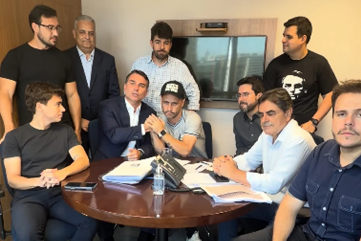 Flávio reúne Nikolas e Cleitinho e promete negociar dívida de Minas